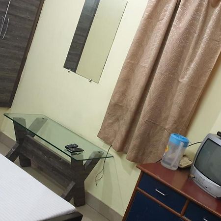 Hotel Tulsi Bānda Extérieur photo