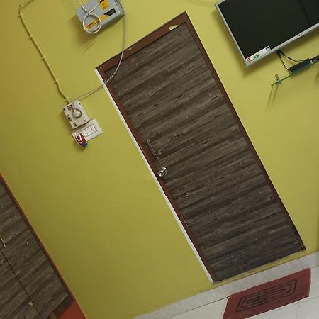 Hotel Tulsi Bānda Extérieur photo