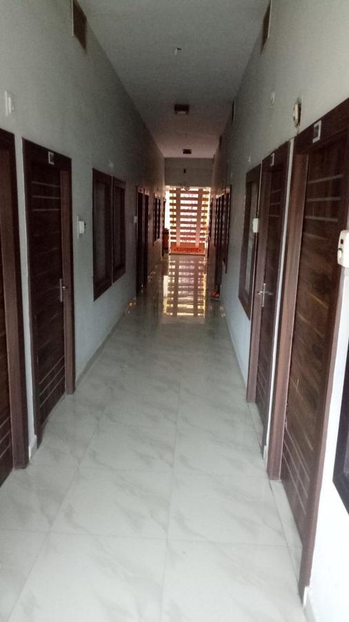 Hotel Tulsi Bānda Extérieur photo